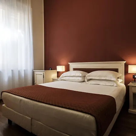 Accademia Hotel 3*