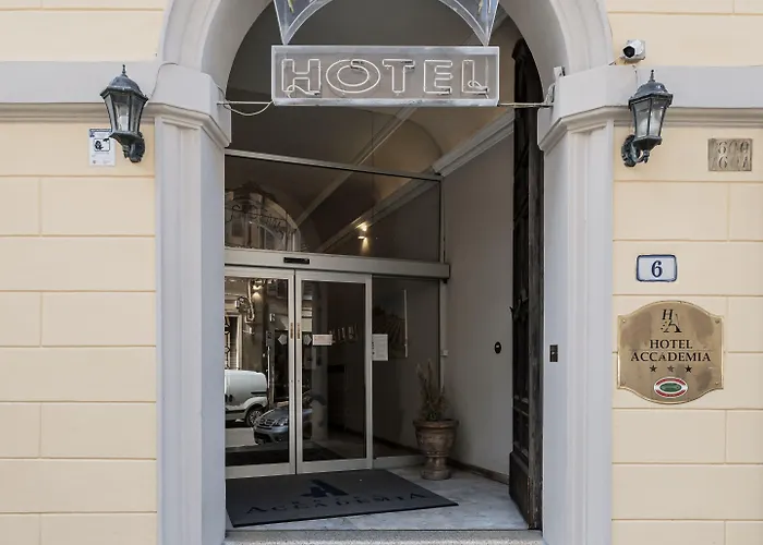 Accademia 3* بولونيا