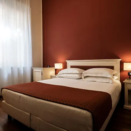 Accademia Hotel 3*