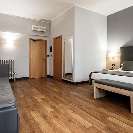 Accademia Hotel 3*