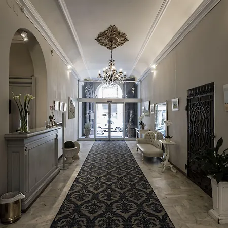 Accademia Hotel 3*