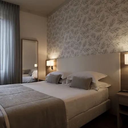 Hotel Accademia 3*
