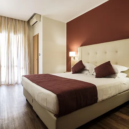 Accademia Hotel 3*