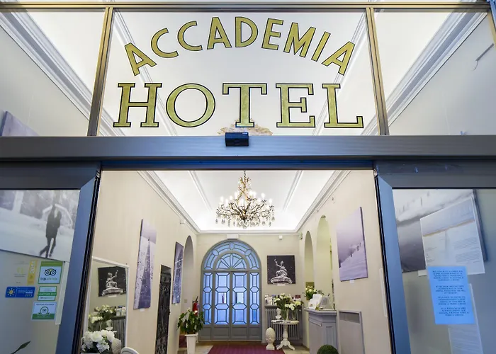 Accademia מלון 3*