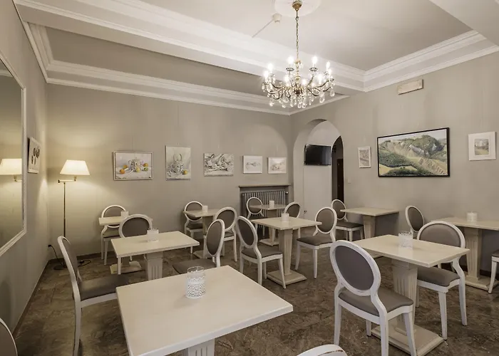 Accademia מלון 3*